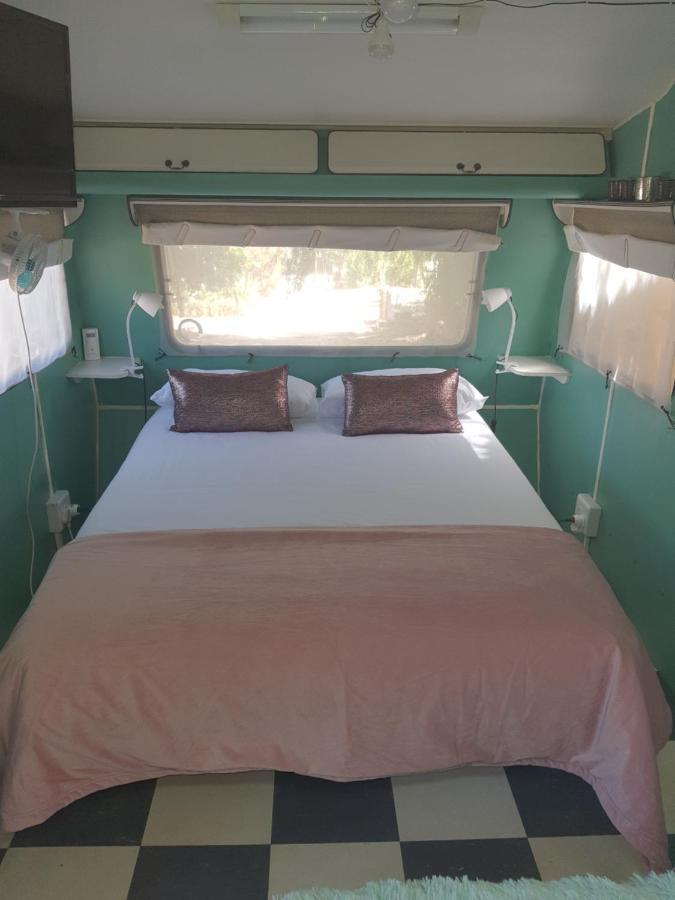 Oasis Shanti Backpackers Оудсхорн Екстериор снимка