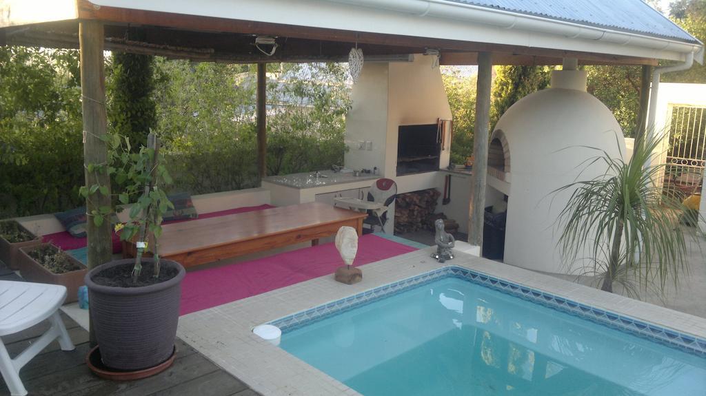 Oasis Shanti Backpackers Оудсхорн Стая снимка