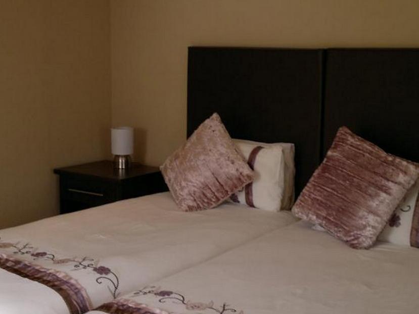 Oasis Shanti Backpackers Оудсхорн Екстериор снимка