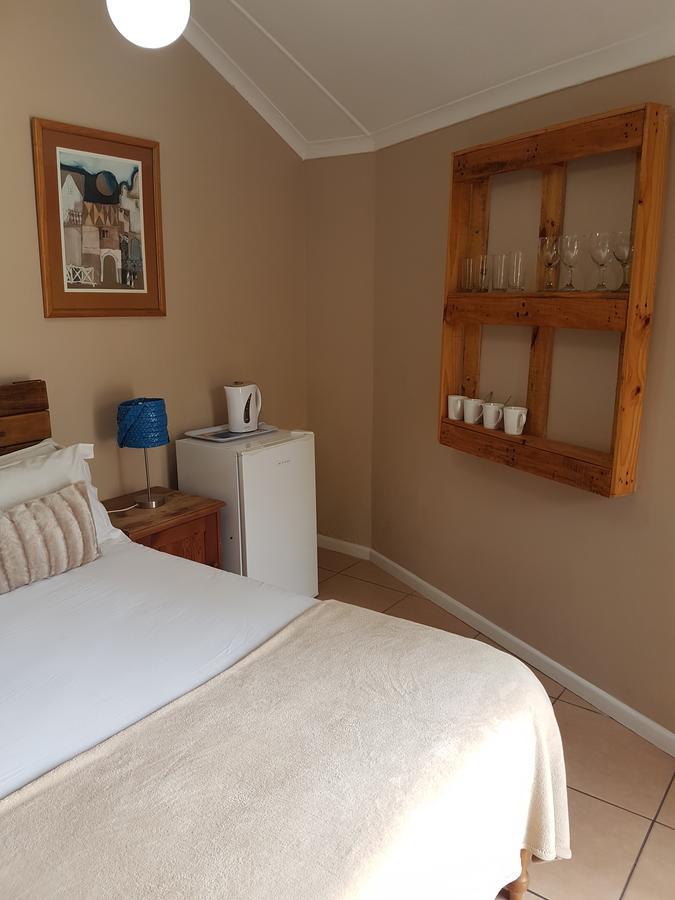 Oasis Shanti Backpackers Оудсхорн Екстериор снимка