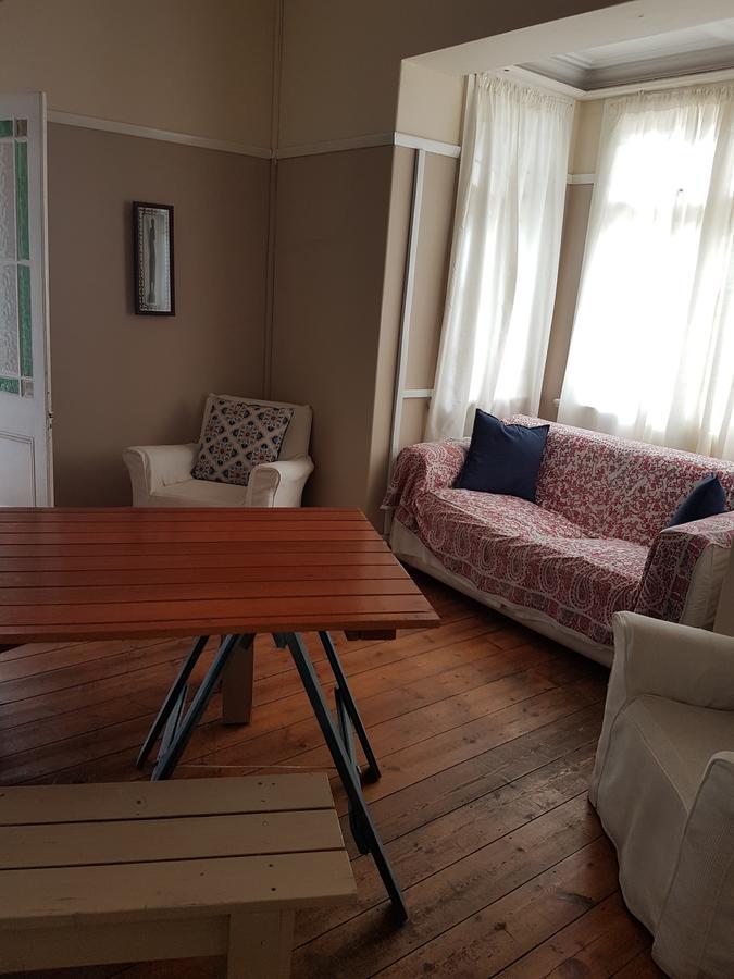 Oasis Shanti Backpackers Оудсхорн Екстериор снимка
