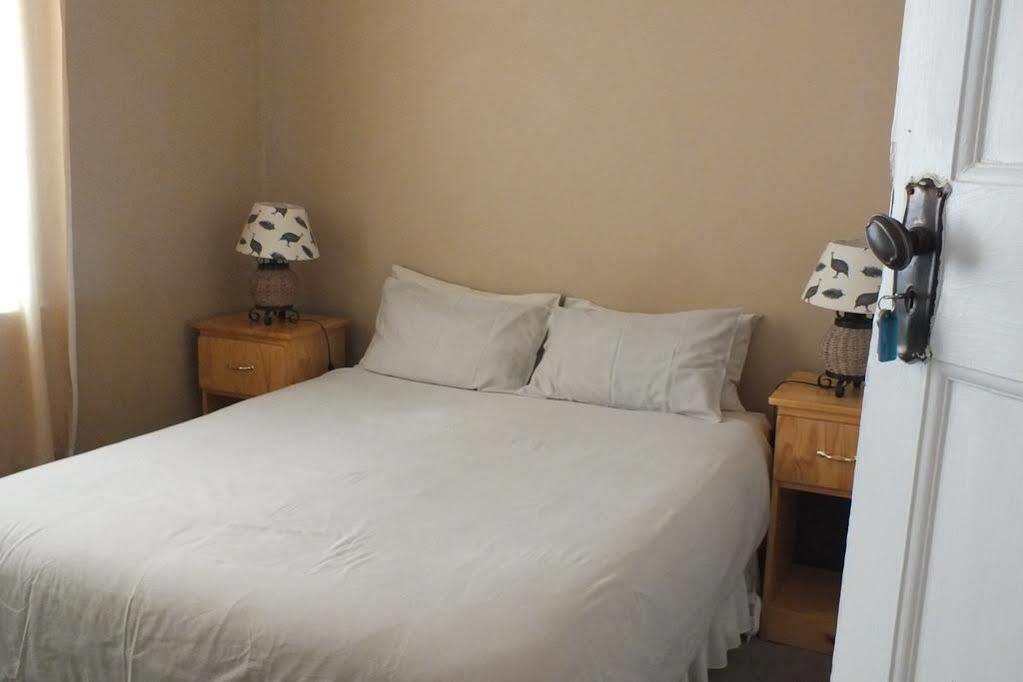 Oasis Shanti Backpackers Оудсхорн Екстериор снимка