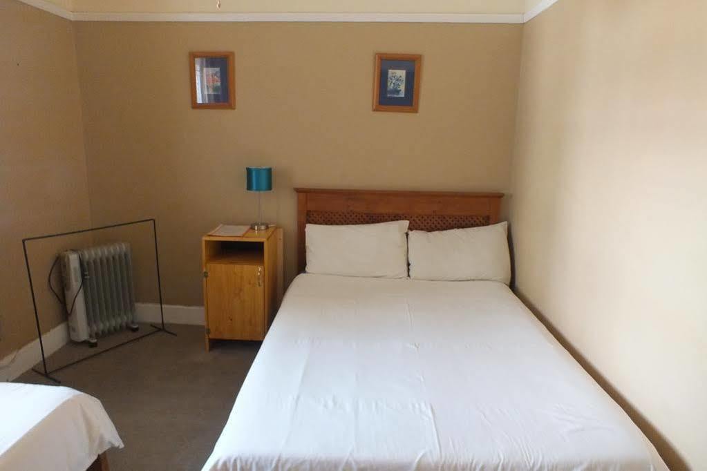 Oasis Shanti Backpackers Оудсхорн Екстериор снимка