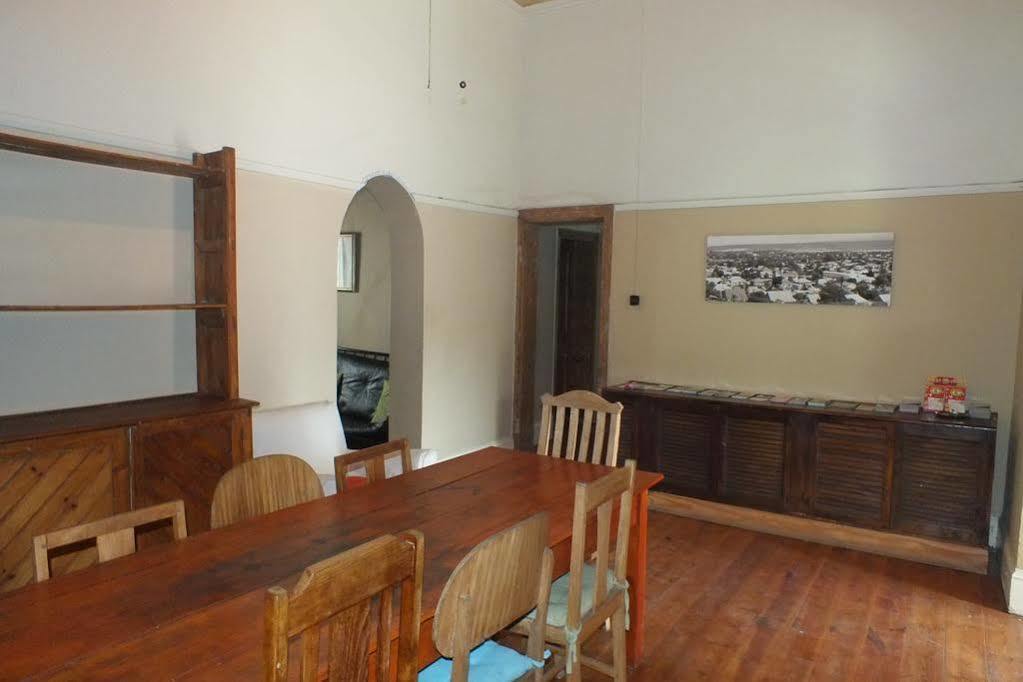 Oasis Shanti Backpackers Оудсхорн Екстериор снимка