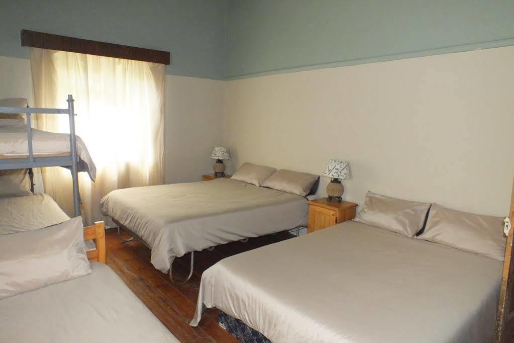 Oasis Shanti Backpackers Оудсхорн Екстериор снимка